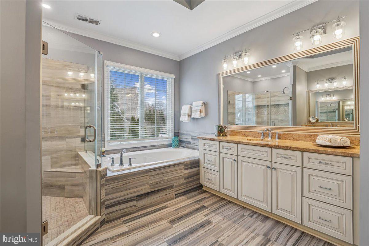 10321 LYNCH LN, OAKTON, Virginia 22124, 5 Bedrooms Bedrooms, ,4 BathroomsBathrooms,Residential,For sale,10321 LYNCH LN,VAFX2287752 MLS # VAFX2287752