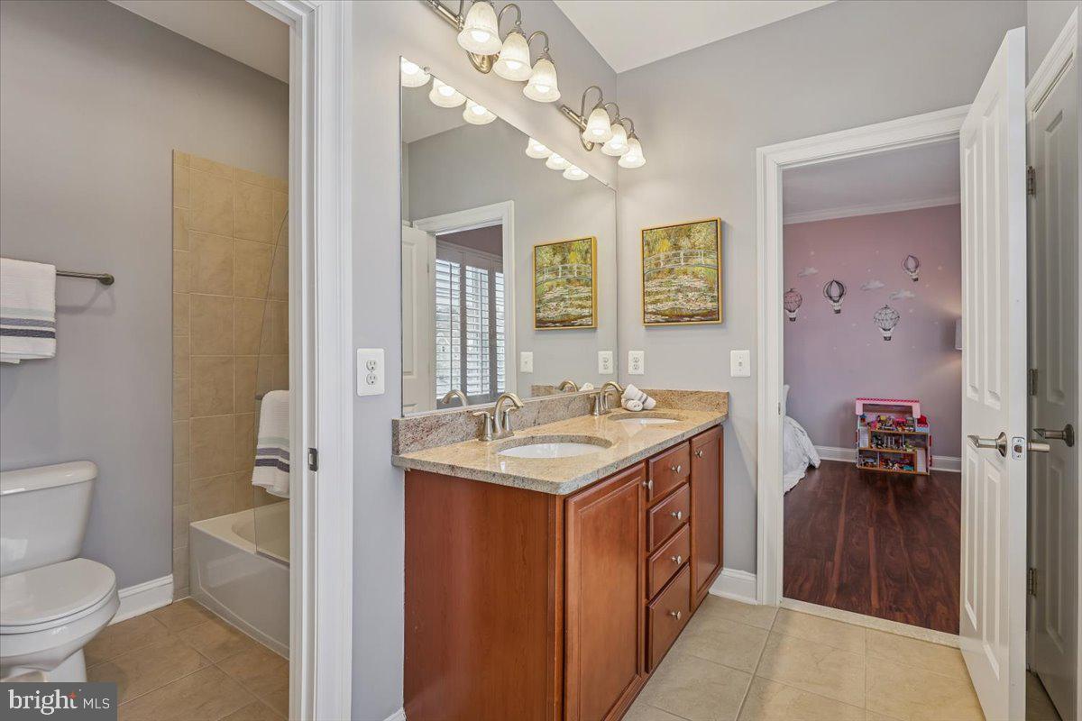 10321 LYNCH LN, OAKTON, Virginia 22124, 5 Bedrooms Bedrooms, ,4 BathroomsBathrooms,Residential,For sale,10321 LYNCH LN,VAFX2287752 MLS # VAFX2287752