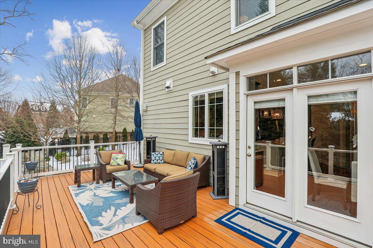 10321 LYNCH LN, OAKTON, Virginia 22124, 5 Bedrooms Bedrooms, ,4 BathroomsBathrooms,Residential,For sale,10321 LYNCH LN,VAFX2287752 MLS # VAFX2287752