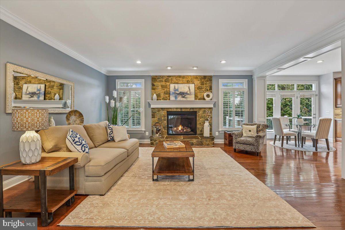 10321 LYNCH LN, OAKTON, Virginia 22124, 5 Bedrooms Bedrooms, ,4 BathroomsBathrooms,Residential,For sale,10321 LYNCH LN,VAFX2287752 MLS # VAFX2287752