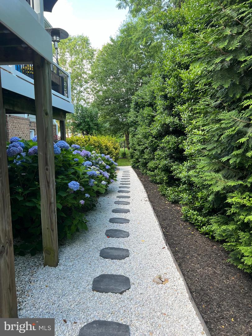 10321 LYNCH LN, OAKTON, Virginia 22124, 5 Bedrooms Bedrooms, ,4 BathroomsBathrooms,Residential,For sale,10321 LYNCH LN,VAFX2287752 MLS # VAFX2287752