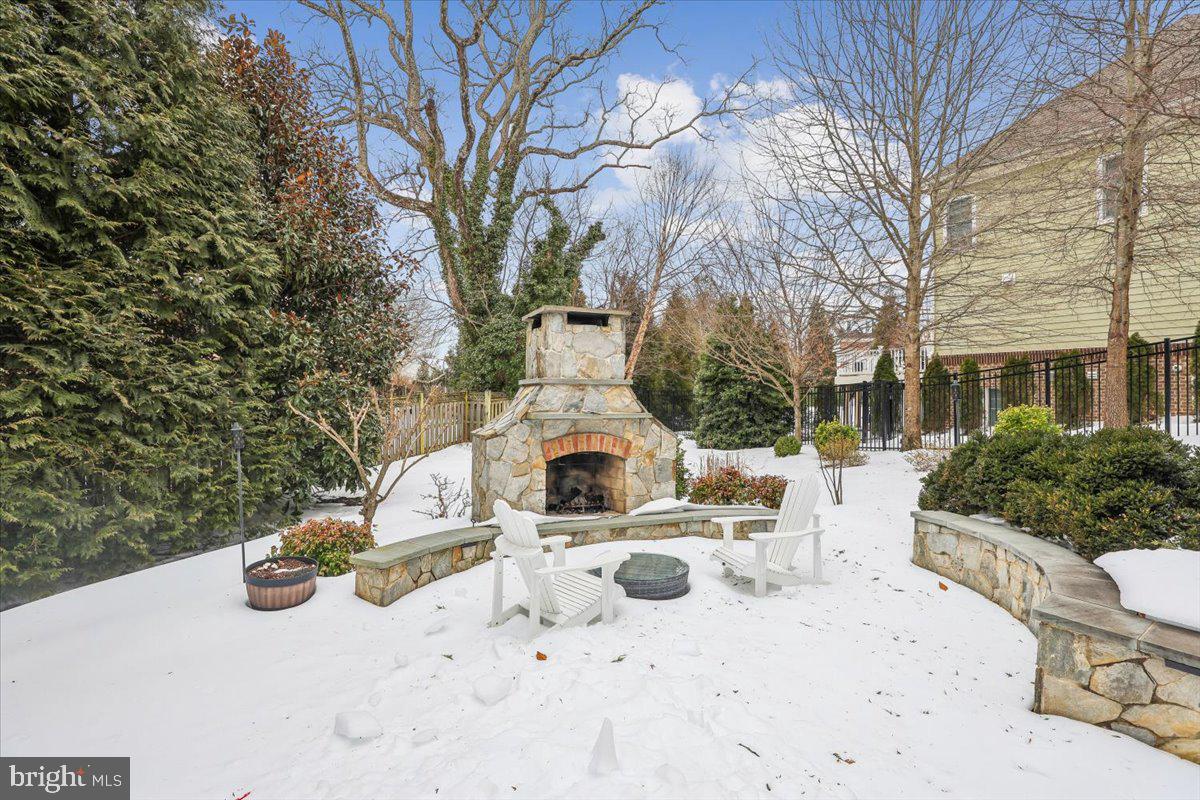 10321 LYNCH LN, OAKTON, Virginia 22124, 5 Bedrooms Bedrooms, ,4 BathroomsBathrooms,Residential,For sale,10321 LYNCH LN,VAFX2287752 MLS # VAFX2287752