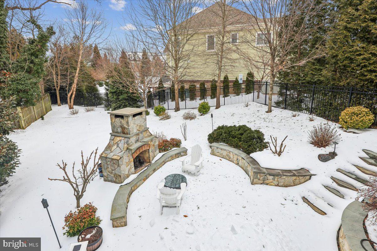 10321 LYNCH LN, OAKTON, Virginia 22124, 5 Bedrooms Bedrooms, ,4 BathroomsBathrooms,Residential,For sale,10321 LYNCH LN,VAFX2287752 MLS # VAFX2287752