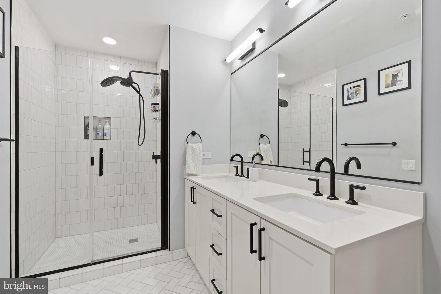 1211 VAN ST SE #1313, WASHINGTON, District Of Columbia 20003, 1 Bedroom Bedrooms, ,2 BathroomsBathrooms,Residential,For sale,1211 VAN ST SE #1313,DCDC2243600 MLS # DCDC2243600