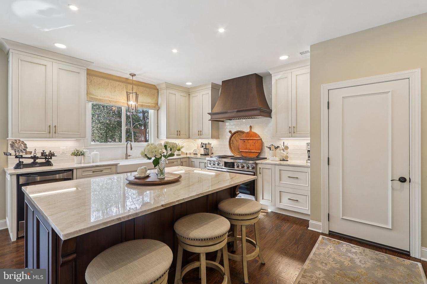 11186 LONGWOOD GROVE DR, RESTON, Virginia 20194, 5 Bedrooms Bedrooms, ,4 BathroomsBathrooms,Residential,For sale,11186 LONGWOOD GROVE DR,VAFX2287892 MLS # VAFX2287892