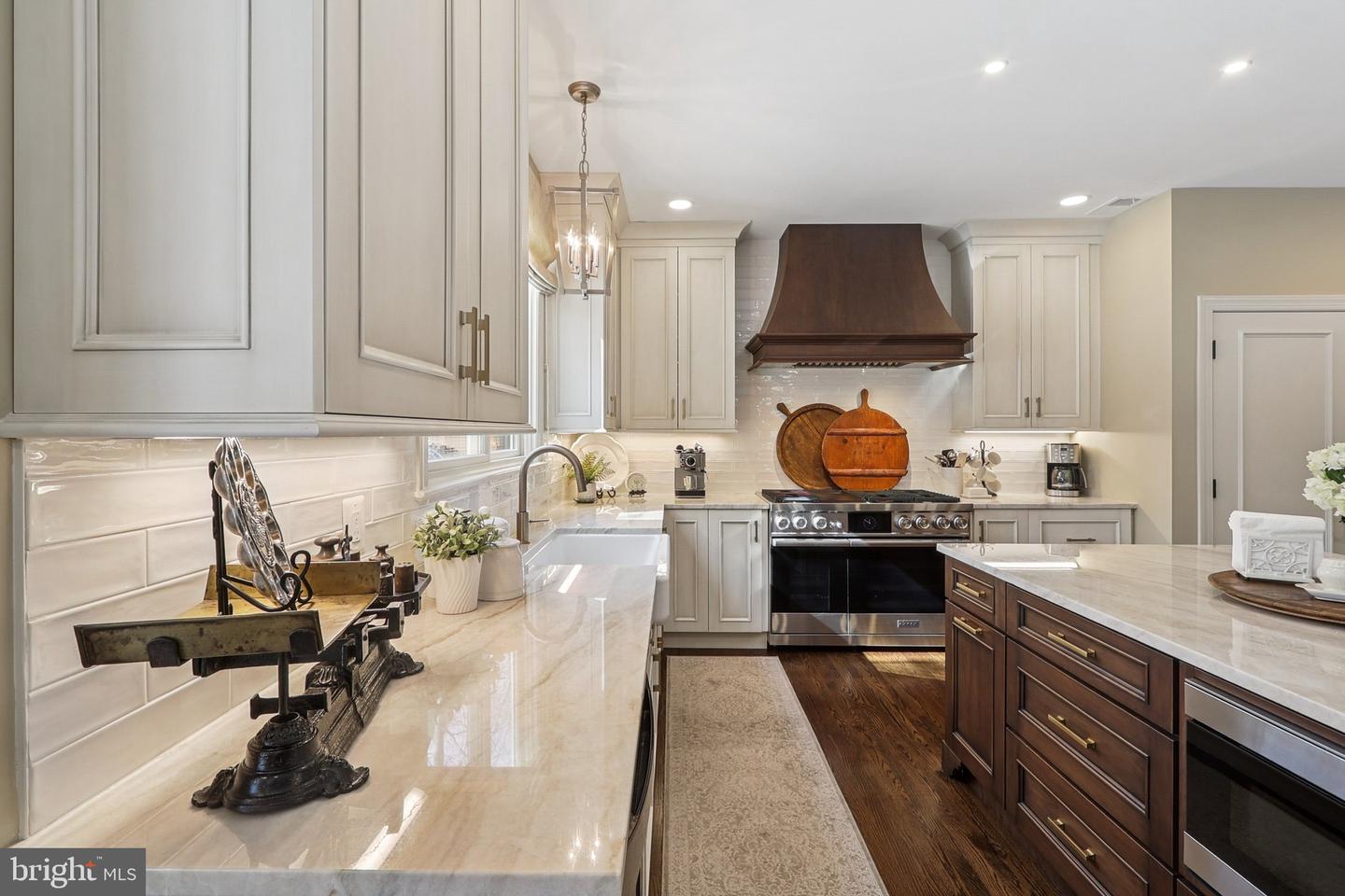 11186 LONGWOOD GROVE DR, RESTON, Virginia 20194, 5 Bedrooms Bedrooms, ,4 BathroomsBathrooms,Residential,For sale,11186 LONGWOOD GROVE DR,VAFX2287892 MLS # VAFX2287892