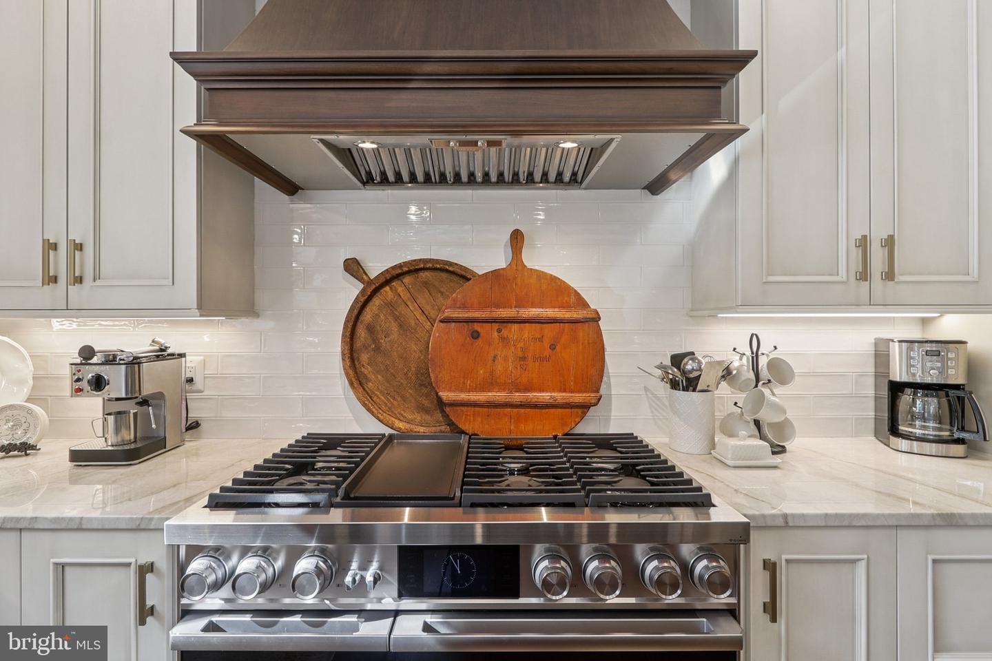 11186 LONGWOOD GROVE DR, RESTON, Virginia 20194, 5 Bedrooms Bedrooms, ,4 BathroomsBathrooms,Residential,For sale,11186 LONGWOOD GROVE DR,VAFX2287892 MLS # VAFX2287892