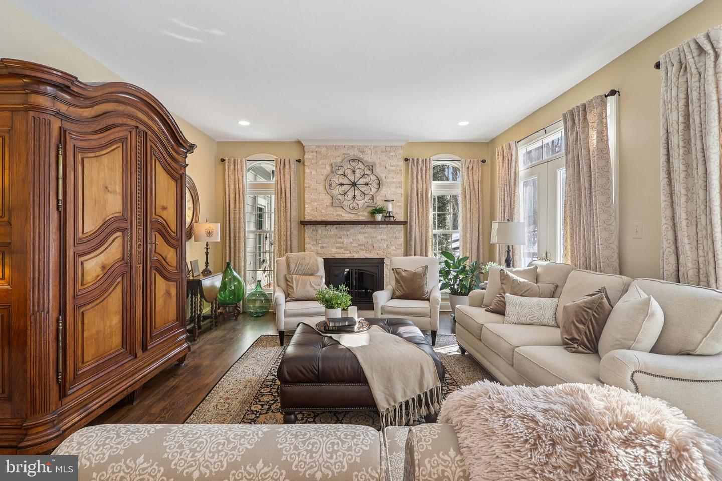 11186 LONGWOOD GROVE DR, RESTON, Virginia 20194, 5 Bedrooms Bedrooms, ,4 BathroomsBathrooms,Residential,For sale,11186 LONGWOOD GROVE DR,VAFX2287892 MLS # VAFX2287892