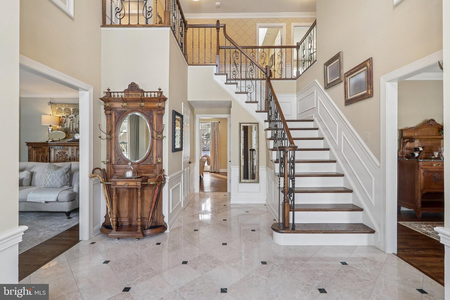 11186 LONGWOOD GROVE DR, RESTON, Virginia 20194, 5 Bedrooms Bedrooms, ,4 BathroomsBathrooms,Residential,For sale,11186 LONGWOOD GROVE DR,VAFX2287892 MLS # VAFX2287892