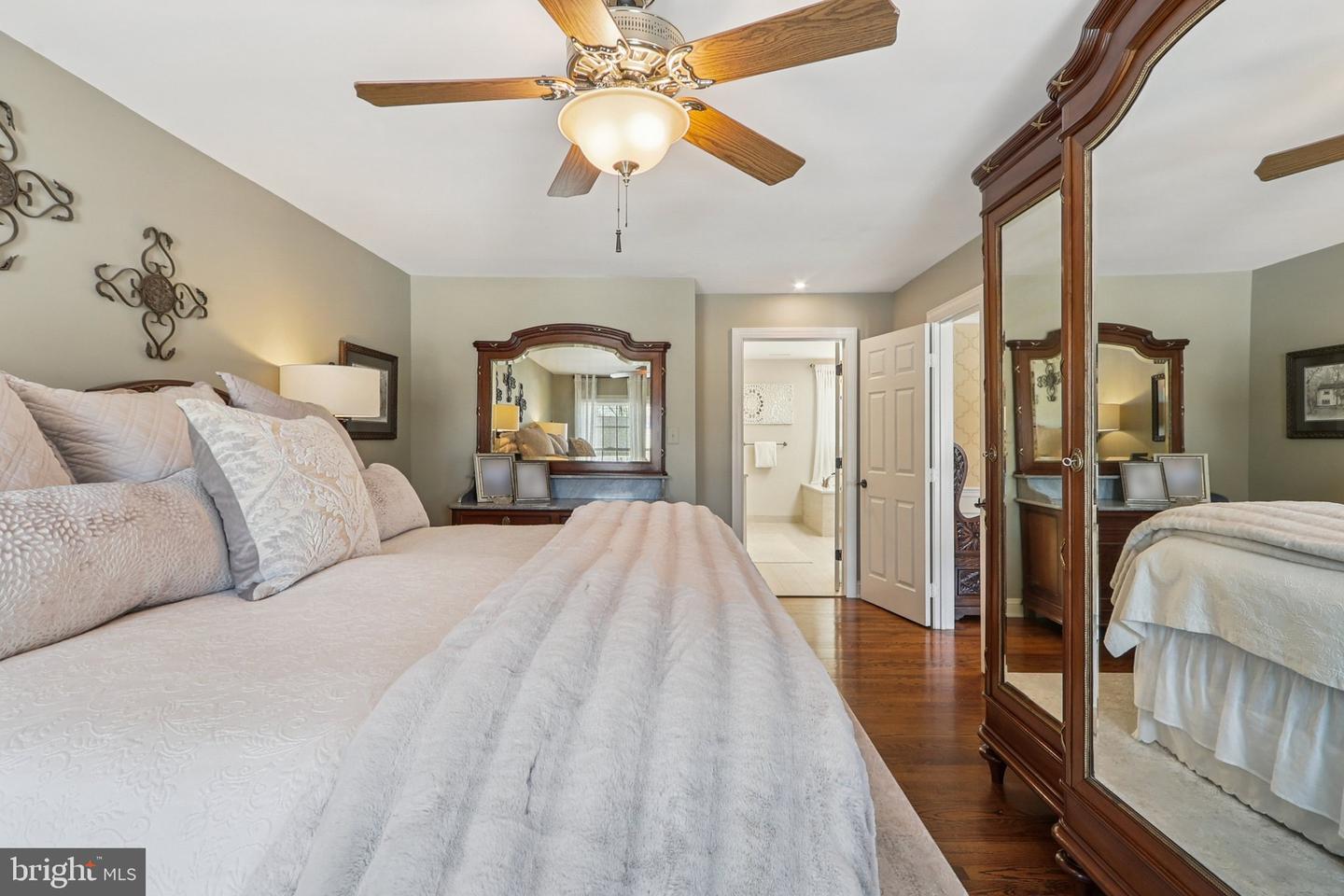 11186 LONGWOOD GROVE DR, RESTON, Virginia 20194, 5 Bedrooms Bedrooms, ,4 BathroomsBathrooms,Residential,For sale,11186 LONGWOOD GROVE DR,VAFX2287892 MLS # VAFX2287892