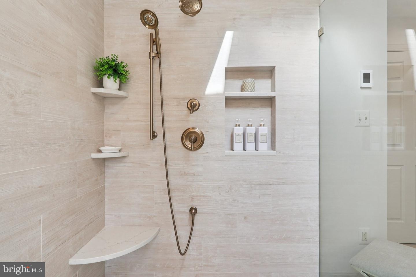 11186 LONGWOOD GROVE DR, RESTON, Virginia 20194, 5 Bedrooms Bedrooms, ,4 BathroomsBathrooms,Residential,For sale,11186 LONGWOOD GROVE DR,VAFX2287892 MLS # VAFX2287892