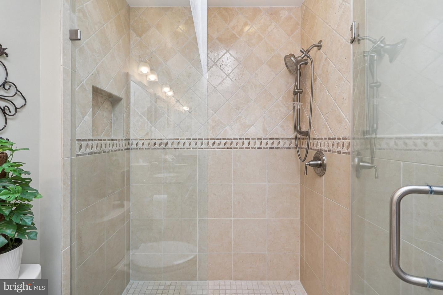 11186 LONGWOOD GROVE DR, RESTON, Virginia 20194, 5 Bedrooms Bedrooms, ,4 BathroomsBathrooms,Residential,For sale,11186 LONGWOOD GROVE DR,VAFX2287892 MLS # VAFX2287892