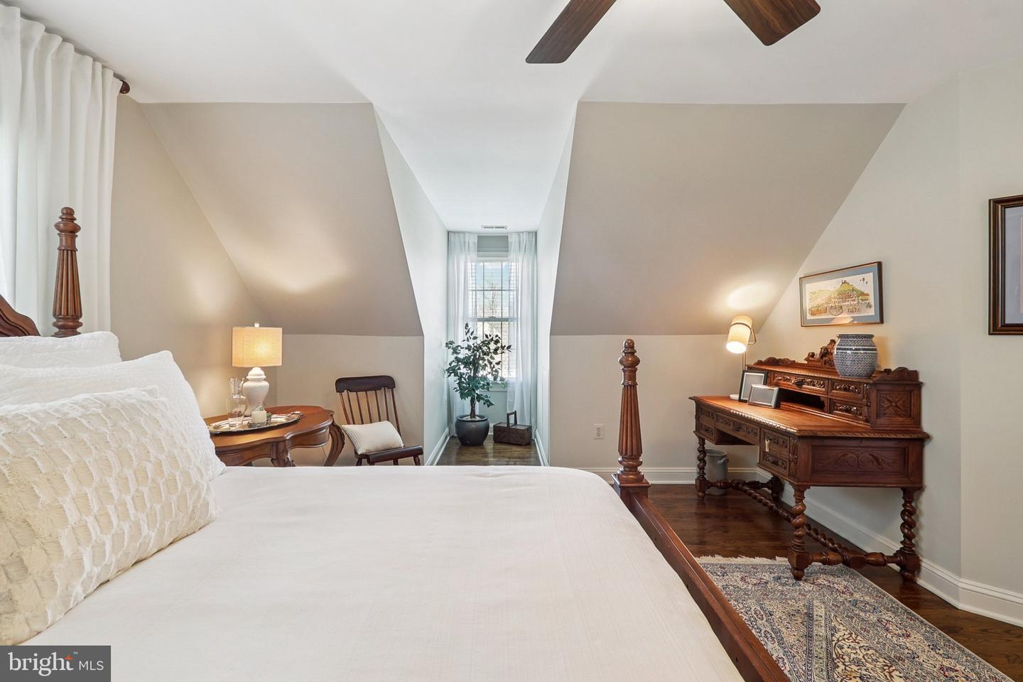 11186 LONGWOOD GROVE DR, RESTON, Virginia 20194, 5 Bedrooms Bedrooms, ,4 BathroomsBathrooms,Residential,For sale,11186 LONGWOOD GROVE DR,VAFX2287892 MLS # VAFX2287892