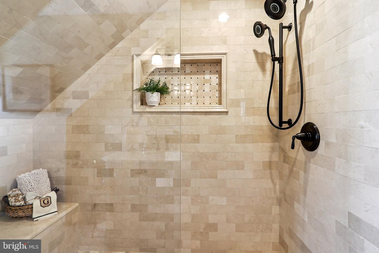 11186 LONGWOOD GROVE DR, RESTON, Virginia 20194, 5 Bedrooms Bedrooms, ,4 BathroomsBathrooms,Residential,For sale,11186 LONGWOOD GROVE DR,VAFX2287892 MLS # VAFX2287892