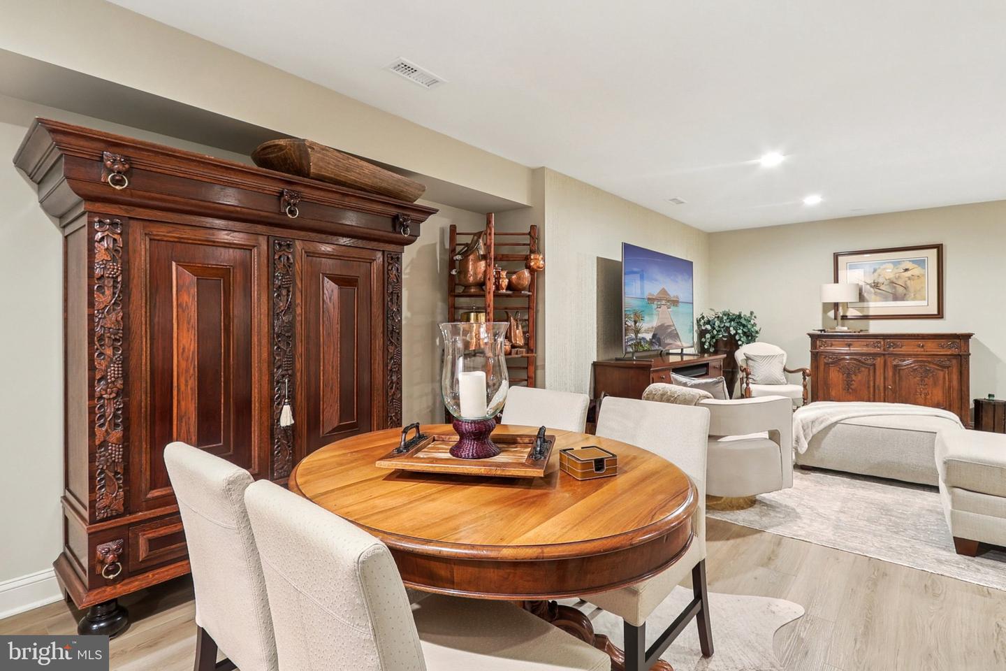 11186 LONGWOOD GROVE DR, RESTON, Virginia 20194, 5 Bedrooms Bedrooms, ,4 BathroomsBathrooms,Residential,For sale,11186 LONGWOOD GROVE DR,VAFX2287892 MLS # VAFX2287892