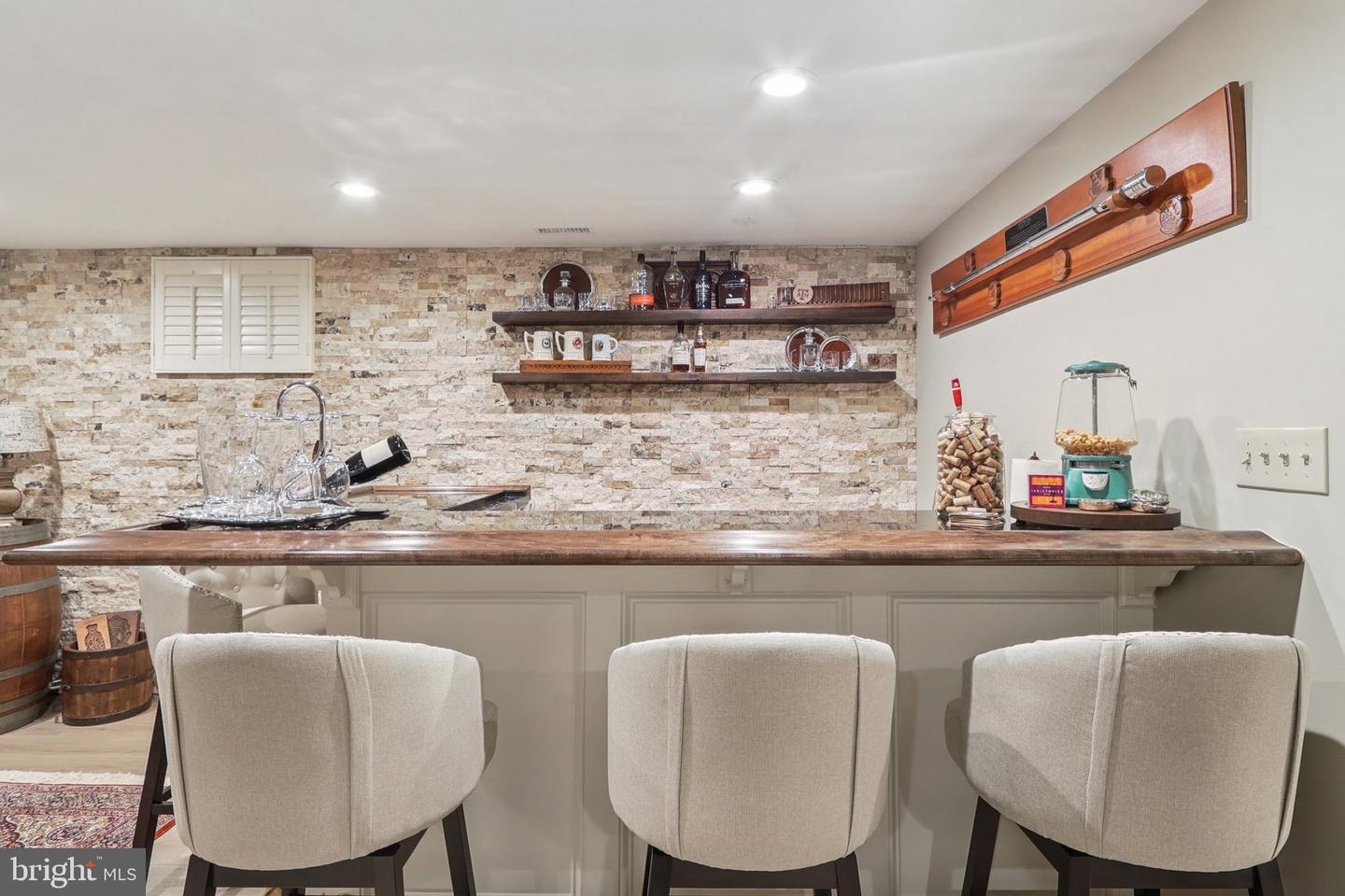 11186 LONGWOOD GROVE DR, RESTON, Virginia 20194, 5 Bedrooms Bedrooms, ,4 BathroomsBathrooms,Residential,For sale,11186 LONGWOOD GROVE DR,VAFX2287892 MLS # VAFX2287892