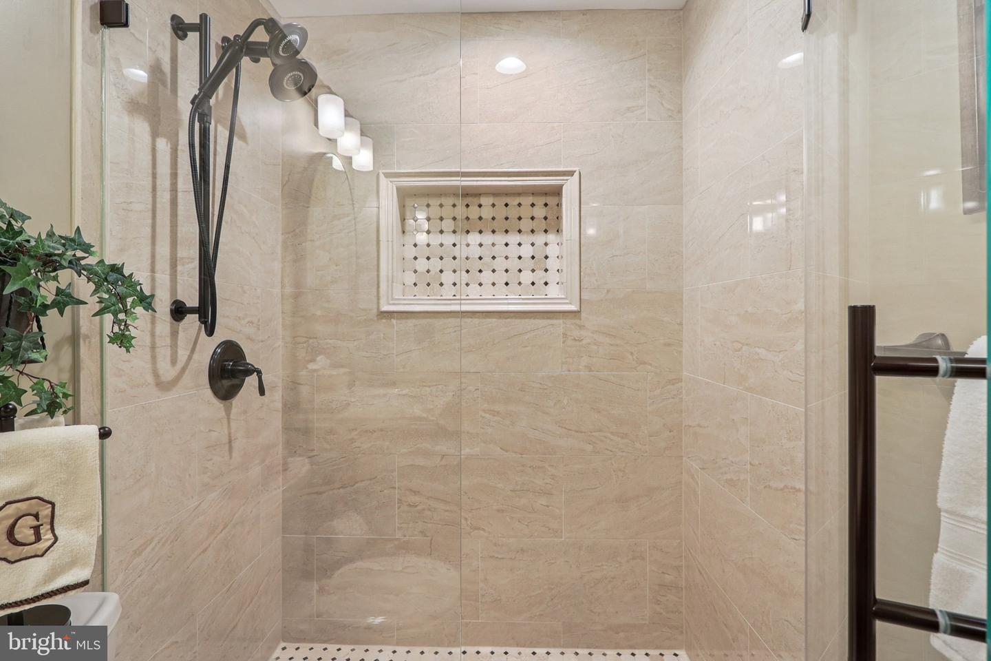 11186 LONGWOOD GROVE DR, RESTON, Virginia 20194, 5 Bedrooms Bedrooms, ,4 BathroomsBathrooms,Residential,For sale,11186 LONGWOOD GROVE DR,VAFX2287892 MLS # VAFX2287892