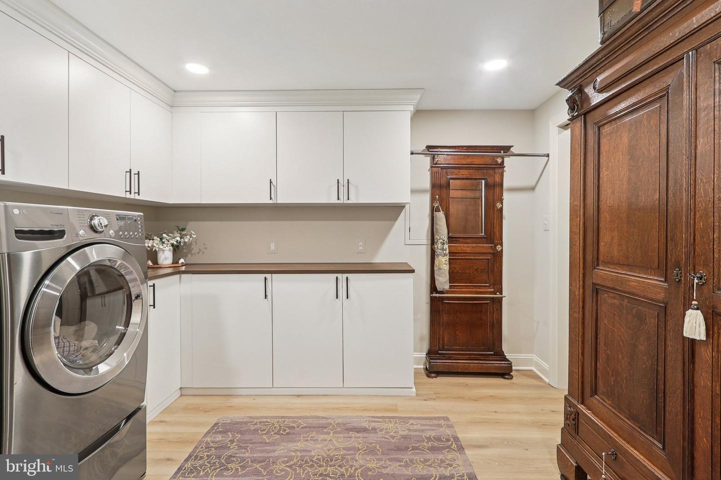 11186 LONGWOOD GROVE DR, RESTON, Virginia 20194, 5 Bedrooms Bedrooms, ,4 BathroomsBathrooms,Residential,For sale,11186 LONGWOOD GROVE DR,VAFX2287892 MLS # VAFX2287892