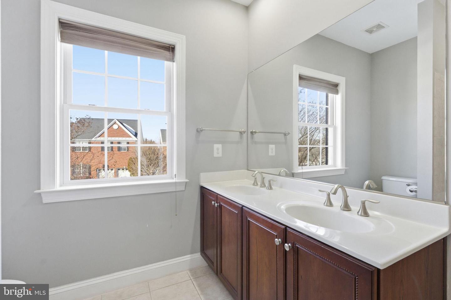 2781 MIDDLETON FARM, HERNDON, Virginia 20171, 4 Bedrooms Bedrooms, 23 Rooms Rooms,4 BathroomsBathrooms,Residential,For sale,2781 MIDDLETON FARM,VAFX2288148 MLS # VAFX2288148 2781 MIDDLETON FARM, HERNDON, Virginia 20171, 4 Bedrooms Bedrooms, 23 Rooms Rooms,4 BathroomsBathrooms,Residential,For sale,2781 MIDDLETON FARM,VAFX2288148 MLS # VAFX2288148