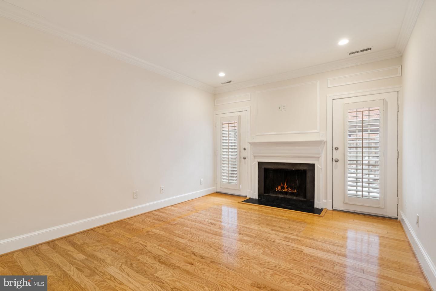 515 TOBACCO QUAY, ALEXANDRIA, Virginia 22314, 1 Bedroom Bedrooms, ,1 BathroomBathrooms,Residential,For sale,515 TOBACCO QUAY,VAAX2053704 MLS # VAAX2053704