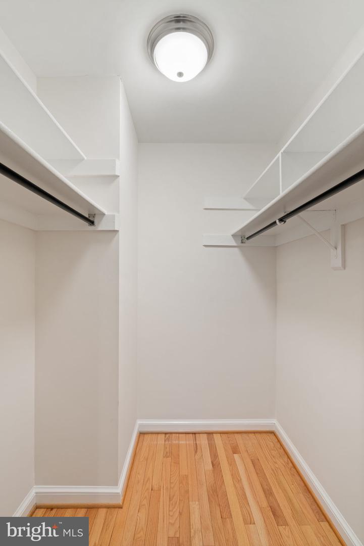 515 TOBACCO QUAY, ALEXANDRIA, Virginia 22314, 1 Bedroom Bedrooms, ,1 BathroomBathrooms,Residential,For sale,515 TOBACCO QUAY,VAAX2053704 MLS # VAAX2053704