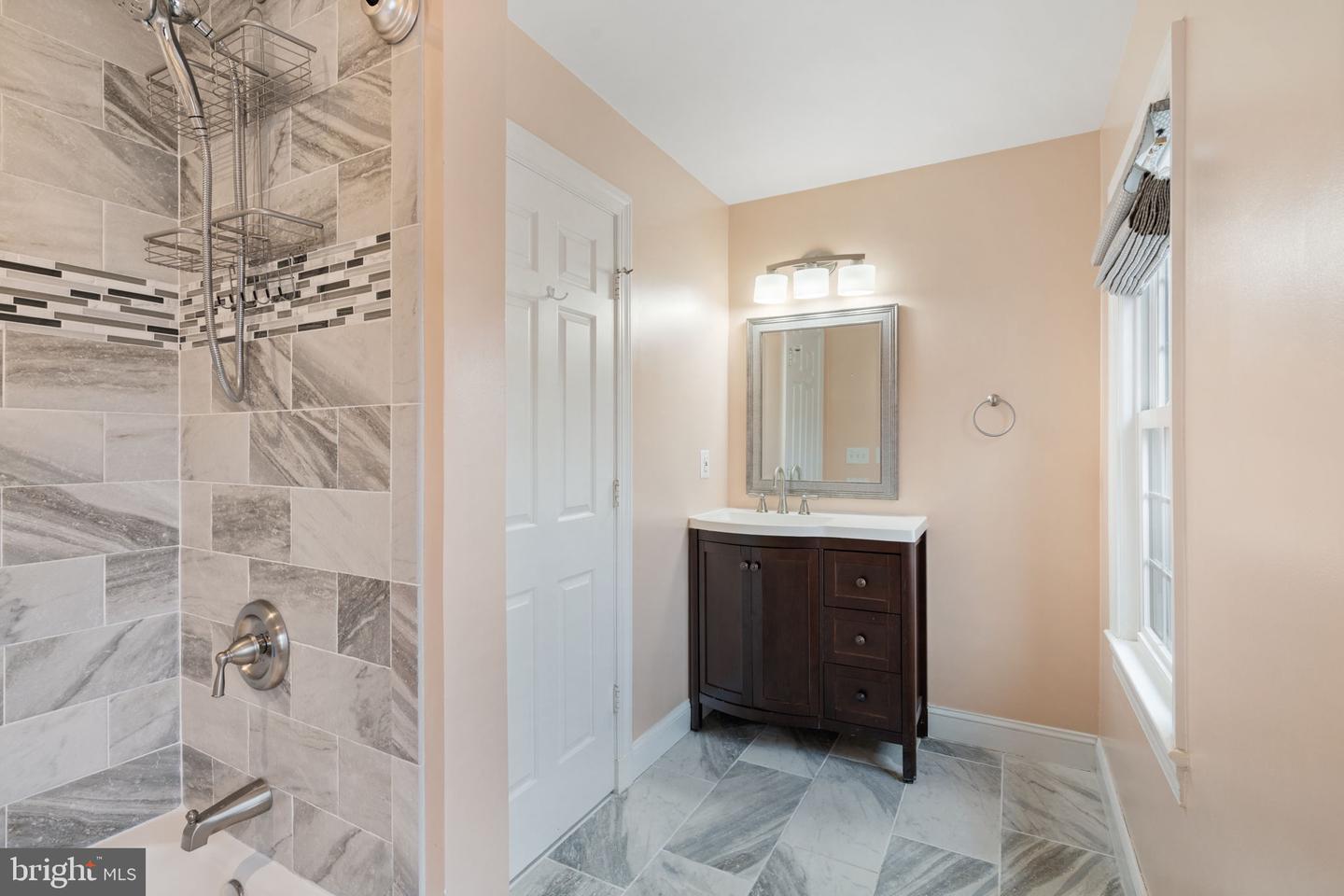 515 TOBACCO QUAY, ALEXANDRIA, Virginia 22314, 1 Bedroom Bedrooms, ,1 BathroomBathrooms,Residential,For sale,515 TOBACCO QUAY,VAAX2053704 MLS # VAAX2053704