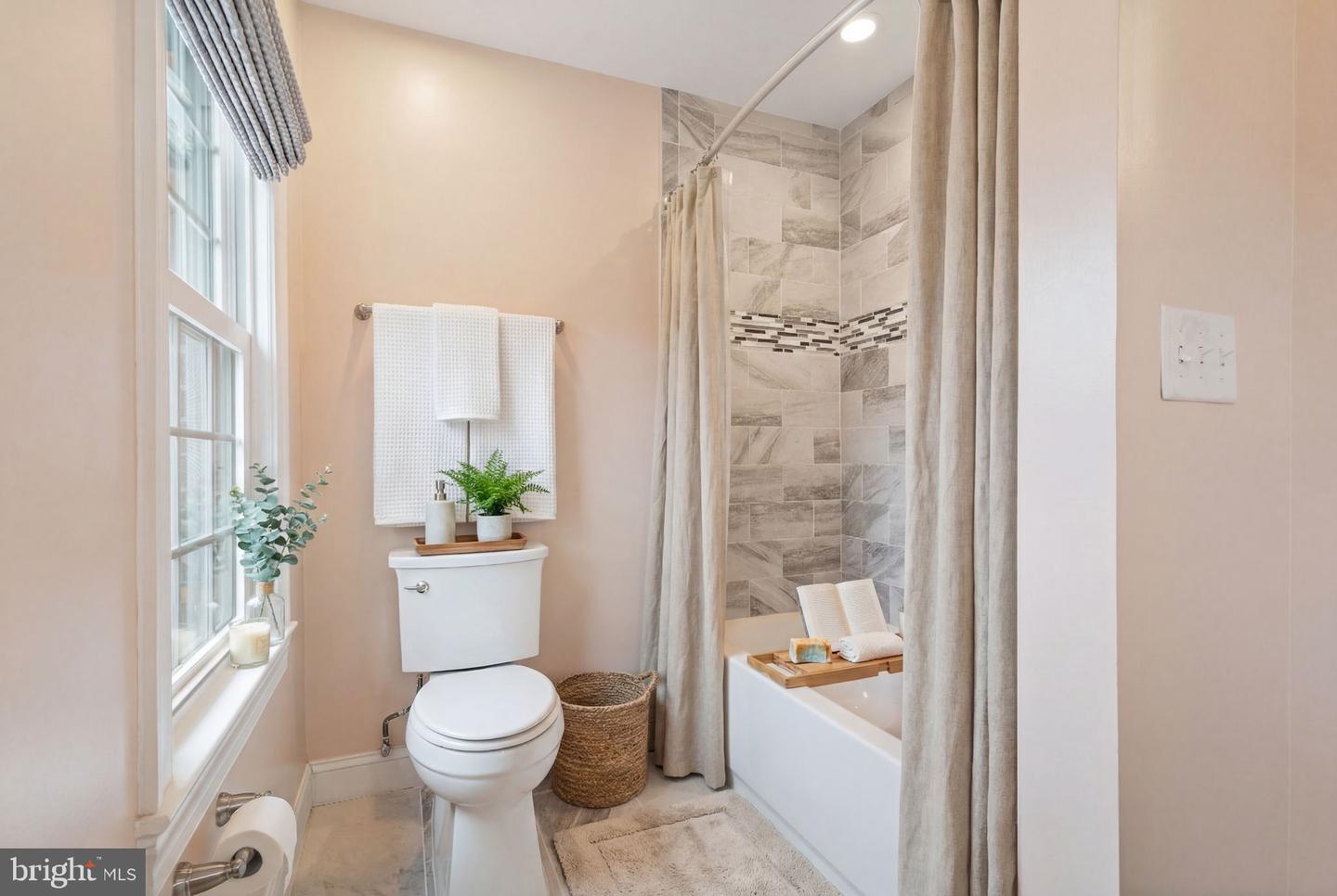 515 TOBACCO QUAY, ALEXANDRIA, Virginia 22314, 1 Bedroom Bedrooms, ,1 BathroomBathrooms,Residential,For sale,515 TOBACCO QUAY,VAAX2053704 MLS # VAAX2053704