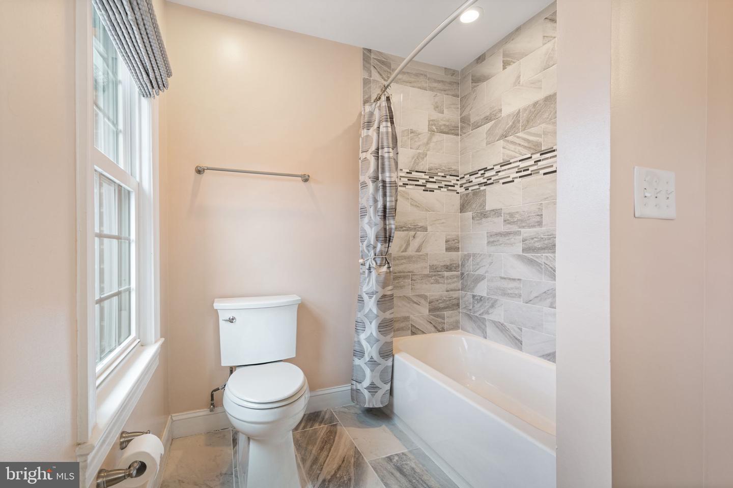 515 TOBACCO QUAY, ALEXANDRIA, Virginia 22314, 1 Bedroom Bedrooms, ,1 BathroomBathrooms,Residential,For sale,515 TOBACCO QUAY,VAAX2053704 MLS # VAAX2053704