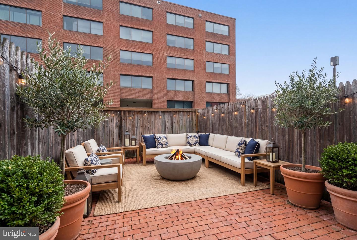 515 TOBACCO QUAY, ALEXANDRIA, Virginia 22314, 1 Bedroom Bedrooms, ,1 BathroomBathrooms,Residential,For sale,515 TOBACCO QUAY,VAAX2053704 MLS # VAAX2053704