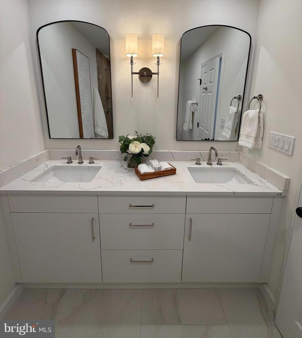 6634 MADISON MCLEAN DR, MCLEAN, Virginia 22101, 3 Bedrooms Bedrooms, ,3 BathroomsBathrooms,Residential,For sale,6634 MADISON MCLEAN DR,VAFX2288710 MLS # VAFX2288710