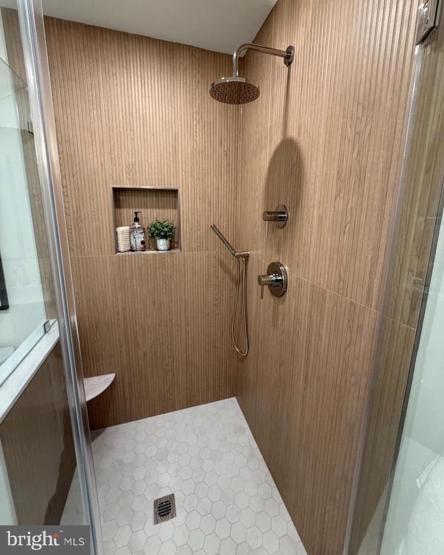 6634 MADISON MCLEAN DR, MCLEAN, Virginia 22101, 3 Bedrooms Bedrooms, ,3 BathroomsBathrooms,Residential,For sale,6634 MADISON MCLEAN DR,VAFX2288710 MLS # VAFX2288710