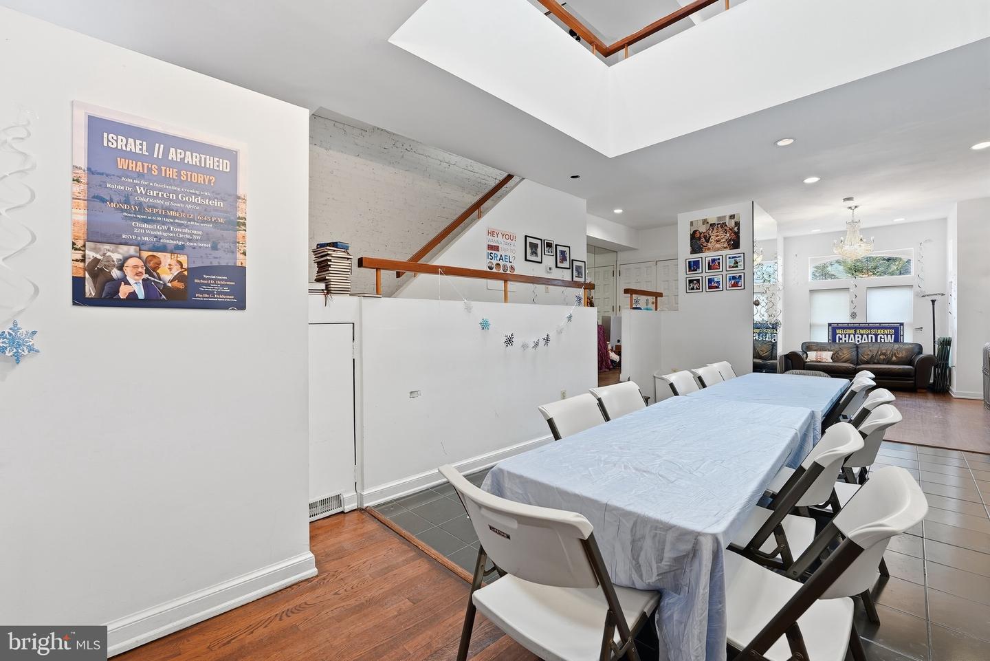 2211 WASHINGTON CIR NW, WASHINGTON, District Of Columbia 20037, 3 Bedrooms Bedrooms, ,3 BathroomsBathrooms,Residential,For sale,2211 WASHINGTON CIR NW,DCDC2244378 MLS # DCDC2244378