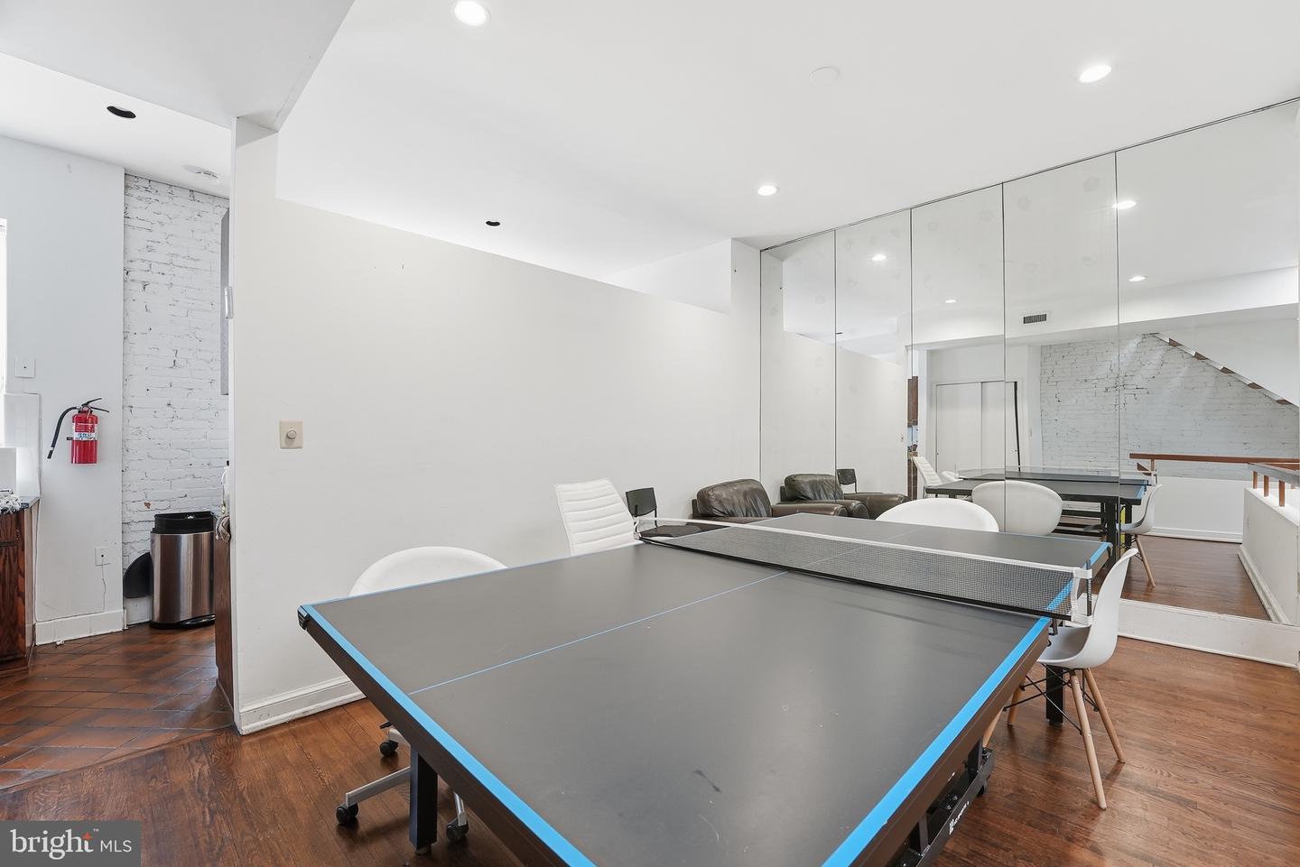 2211 WASHINGTON CIR NW, WASHINGTON, District Of Columbia 20037, 3 Bedrooms Bedrooms, ,3 BathroomsBathrooms,Residential,For sale,2211 WASHINGTON CIR NW,DCDC2244378 MLS # DCDC2244378