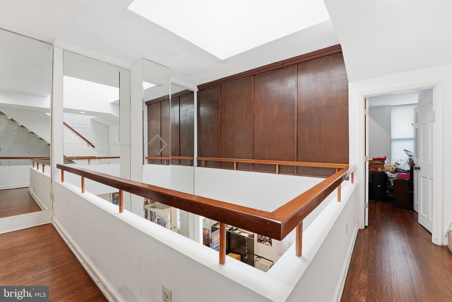 2211 WASHINGTON CIR NW, WASHINGTON, District Of Columbia 20037, 3 Bedrooms Bedrooms, ,3 BathroomsBathrooms,Residential,For sale,2211 WASHINGTON CIR NW,DCDC2244378 MLS # DCDC2244378