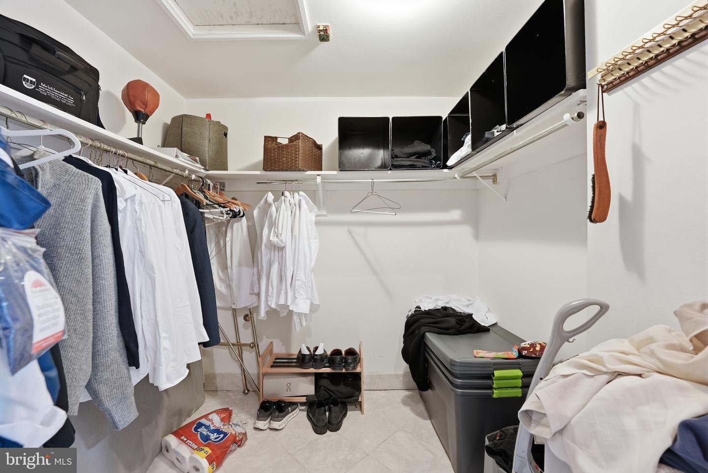 2211 WASHINGTON CIR NW, WASHINGTON, District Of Columbia 20037, 3 Bedrooms Bedrooms, ,3 BathroomsBathrooms,Residential,For sale,2211 WASHINGTON CIR NW,DCDC2244378 MLS # DCDC2244378