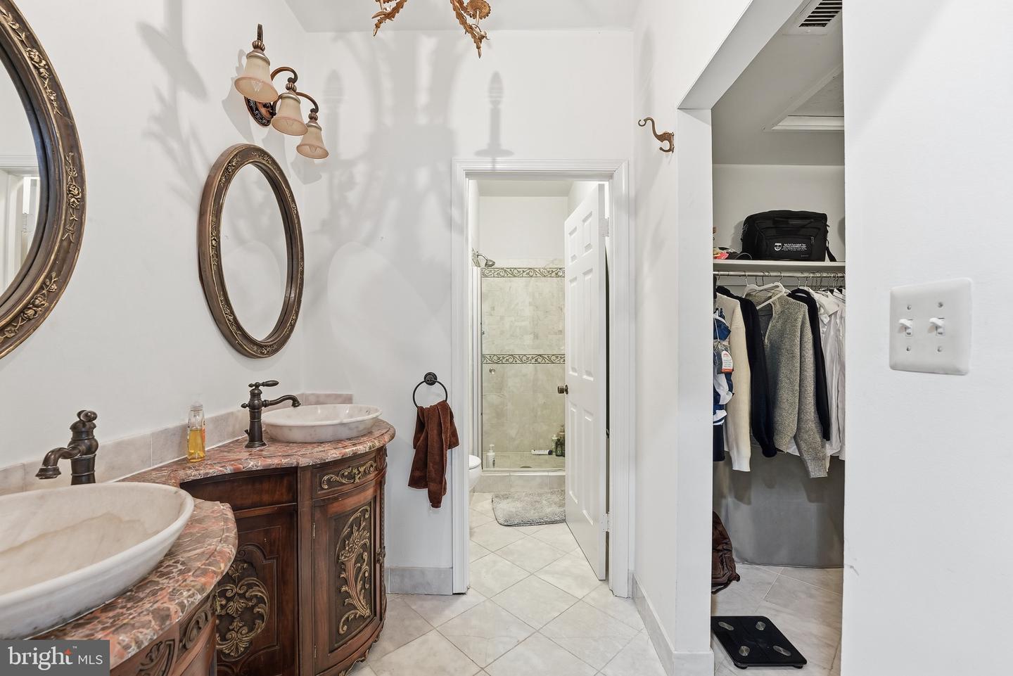 2211 WASHINGTON CIR NW, WASHINGTON, District Of Columbia 20037, 3 Bedrooms Bedrooms, ,3 BathroomsBathrooms,Residential,For sale,2211 WASHINGTON CIR NW,DCDC2244378 MLS # DCDC2244378