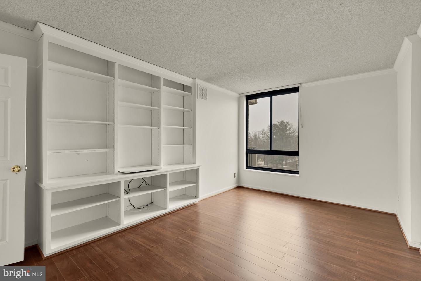 1800 OLD MEADOW RD #303, MCLEAN, Virginia 22102, 2 Bedrooms Bedrooms, ,2 BathroomsBathrooms,Residential,For sale,1800 OLD MEADOW RD #303,VAFX2288810 MLS # VAFX2288810 1800 OLD MEADOW RD #303, MCLEAN, Virginia 22102, 2 Bedrooms Bedrooms, ,2 BathroomsBathrooms,Residential,For sale,1800 OLD MEADOW RD #303,VAFX2288810 MLS # VAFX2288810