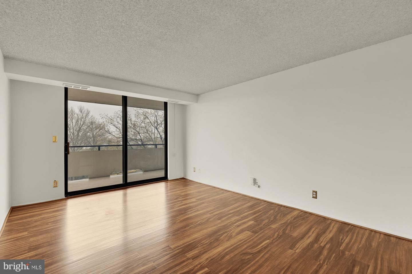 1800 OLD MEADOW RD #303, MCLEAN, Virginia 22102, 2 Bedrooms Bedrooms, ,2 BathroomsBathrooms,Residential,For sale,1800 OLD MEADOW RD #303,VAFX2288810 MLS # VAFX2288810 1800 OLD MEADOW RD #303, MCLEAN, Virginia 22102, 2 Bedrooms Bedrooms, ,2 BathroomsBathrooms,Residential,For sale,1800 OLD MEADOW RD #303,VAFX2288810 MLS # VAFX2288810