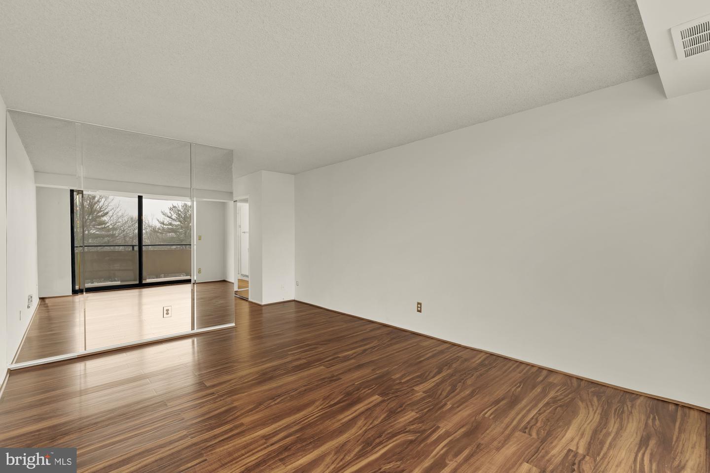 1800 OLD MEADOW RD #303, MCLEAN, Virginia 22102, 2 Bedrooms Bedrooms, ,2 BathroomsBathrooms,Residential,For sale,1800 OLD MEADOW RD #303,VAFX2288810 MLS # VAFX2288810 1800 OLD MEADOW RD #303, MCLEAN, Virginia 22102, 2 Bedrooms Bedrooms, ,2 BathroomsBathrooms,Residential,For sale,1800 OLD MEADOW RD #303,VAFX2288810 MLS # VAFX2288810