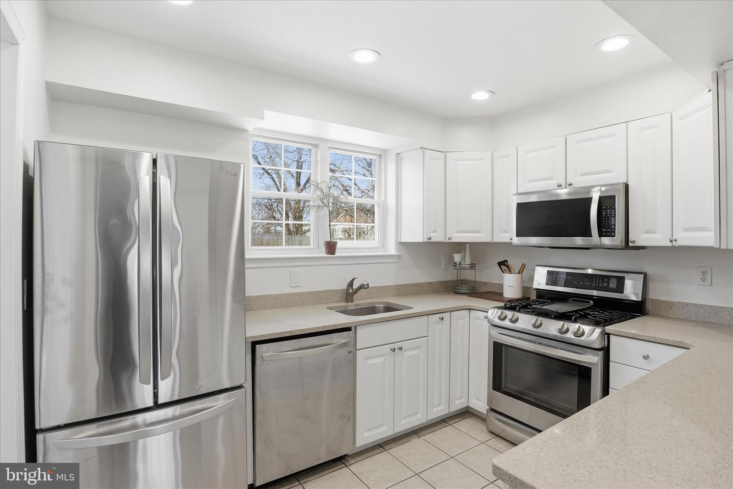 3838 JAY AVE, ALEXANDRIA, Virginia 22302, 2 Bedrooms Bedrooms, ,1 BathroomBathrooms,Residential,For sale,3838 JAY AVE,VAAX2053772 MLS # VAAX2053772