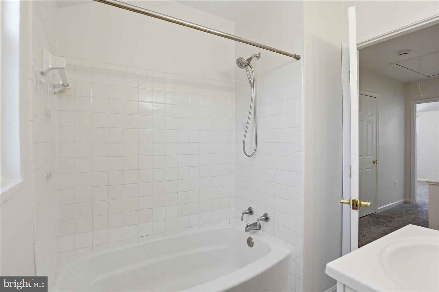 3838 JAY AVE, ALEXANDRIA, Virginia 22302, 2 Bedrooms Bedrooms, ,1 BathroomBathrooms,Residential,For sale,3838 JAY AVE,VAAX2053772 MLS # VAAX2053772