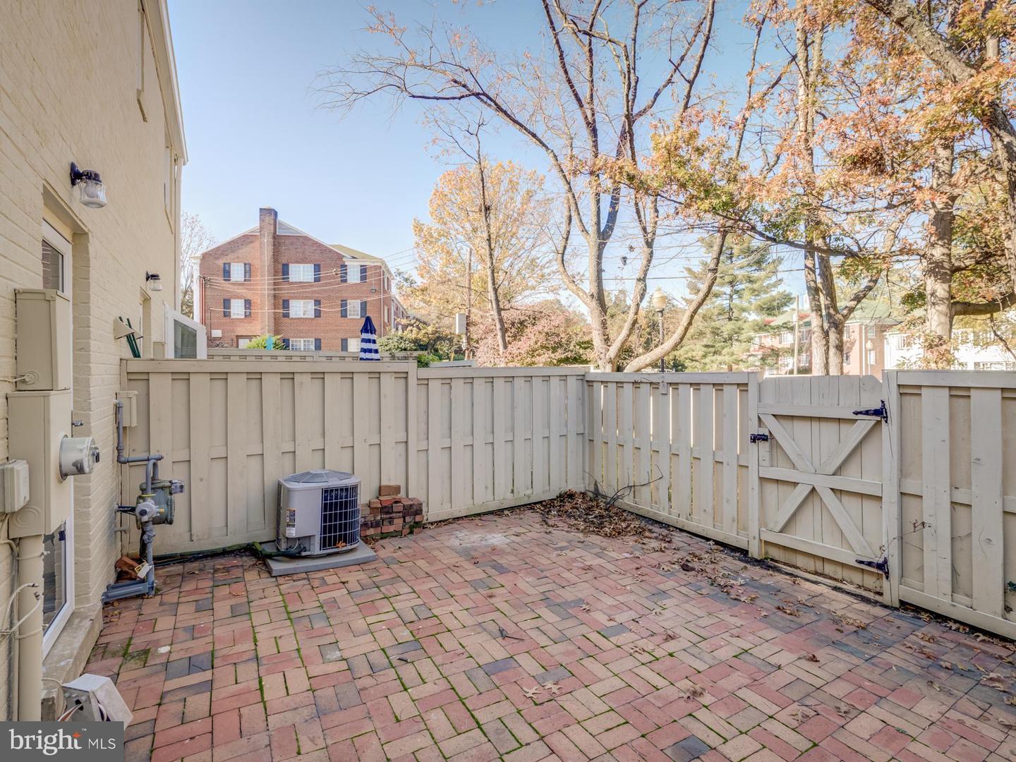 3838 JAY AVE, ALEXANDRIA, Virginia 22302, 2 Bedrooms Bedrooms, ,1 BathroomBathrooms,Residential,For sale,3838 JAY AVE,VAAX2053772 MLS # VAAX2053772