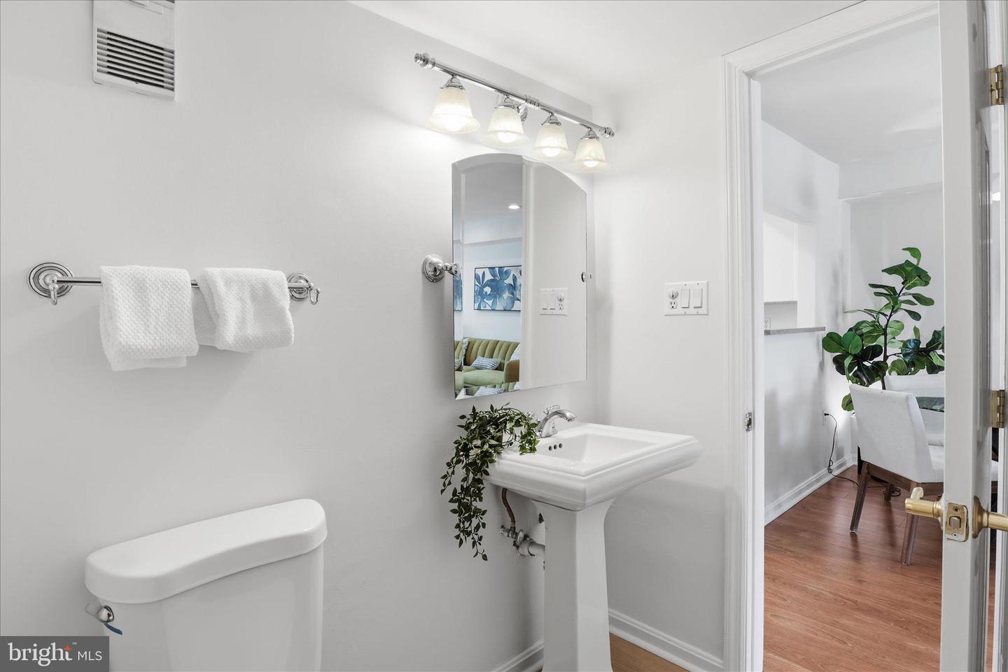 3838 JAY AVE, ALEXANDRIA, Virginia 22302, 2 Bedrooms Bedrooms, ,1 BathroomBathrooms,Residential,For sale,3838 JAY AVE,VAAX2053772 MLS # VAAX2053772