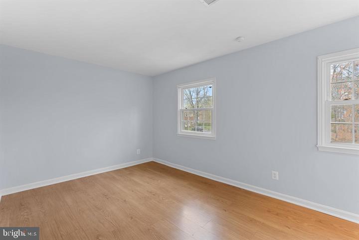 14895 LAMBETH SQ, CENTREVILLE, Virginia 20120, 3 Bedrooms Bedrooms, 6 Rooms Rooms,2 BathroomsBathrooms,Residential,For sale,14895 LAMBETH SQ,VAFX2288904 MLS # VAFX2288904