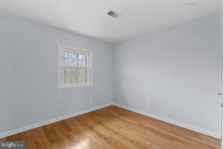 14895 LAMBETH SQ, CENTREVILLE, Virginia 20120, 3 Bedrooms Bedrooms, 6 Rooms Rooms,2 BathroomsBathrooms,Residential,For sale,14895 LAMBETH SQ,VAFX2288904 MLS # VAFX2288904