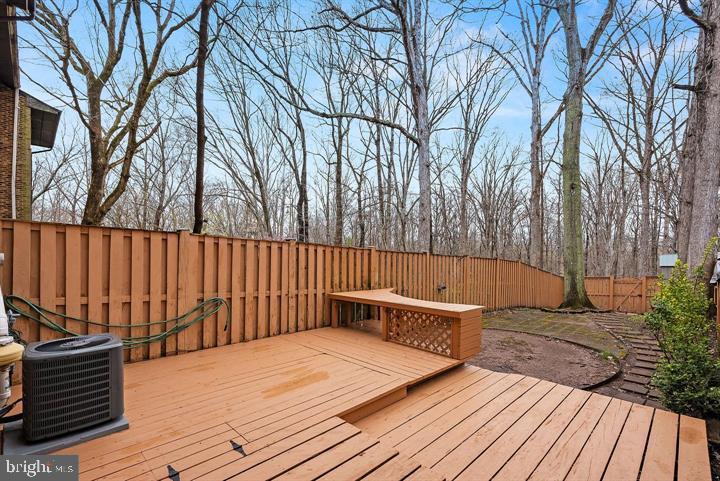 14895 LAMBETH SQ, CENTREVILLE, Virginia 20120, 3 Bedrooms Bedrooms, 6 Rooms Rooms,2 BathroomsBathrooms,Residential,For sale,14895 LAMBETH SQ,VAFX2288904 MLS # VAFX2288904