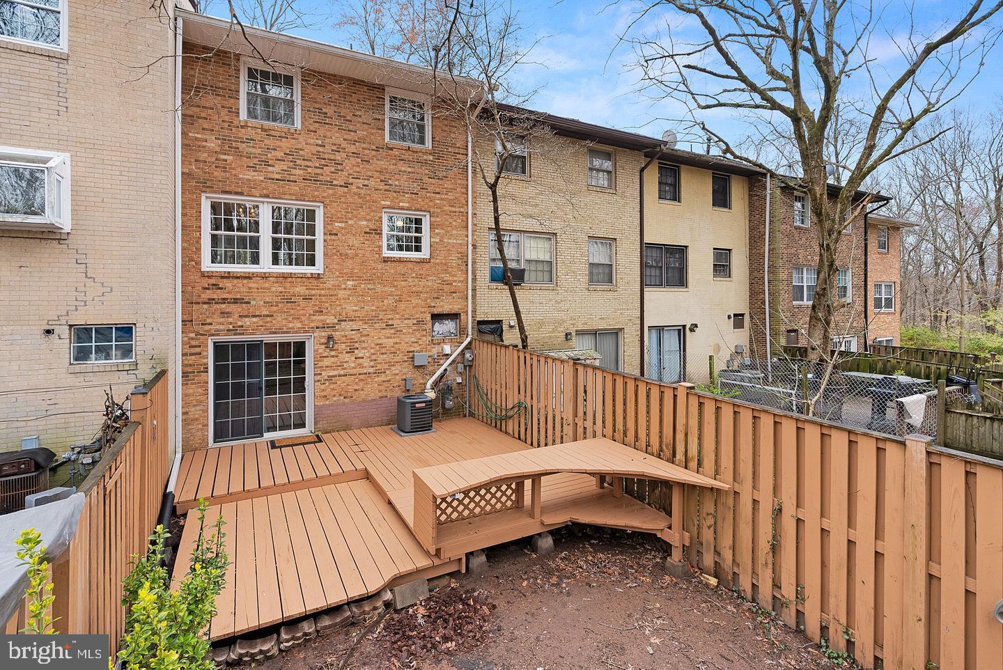 14895 LAMBETH SQ, CENTREVILLE, Virginia 20120, 3 Bedrooms Bedrooms, 6 Rooms Rooms,2 BathroomsBathrooms,Residential,For sale,14895 LAMBETH SQ,VAFX2288904 MLS # VAFX2288904