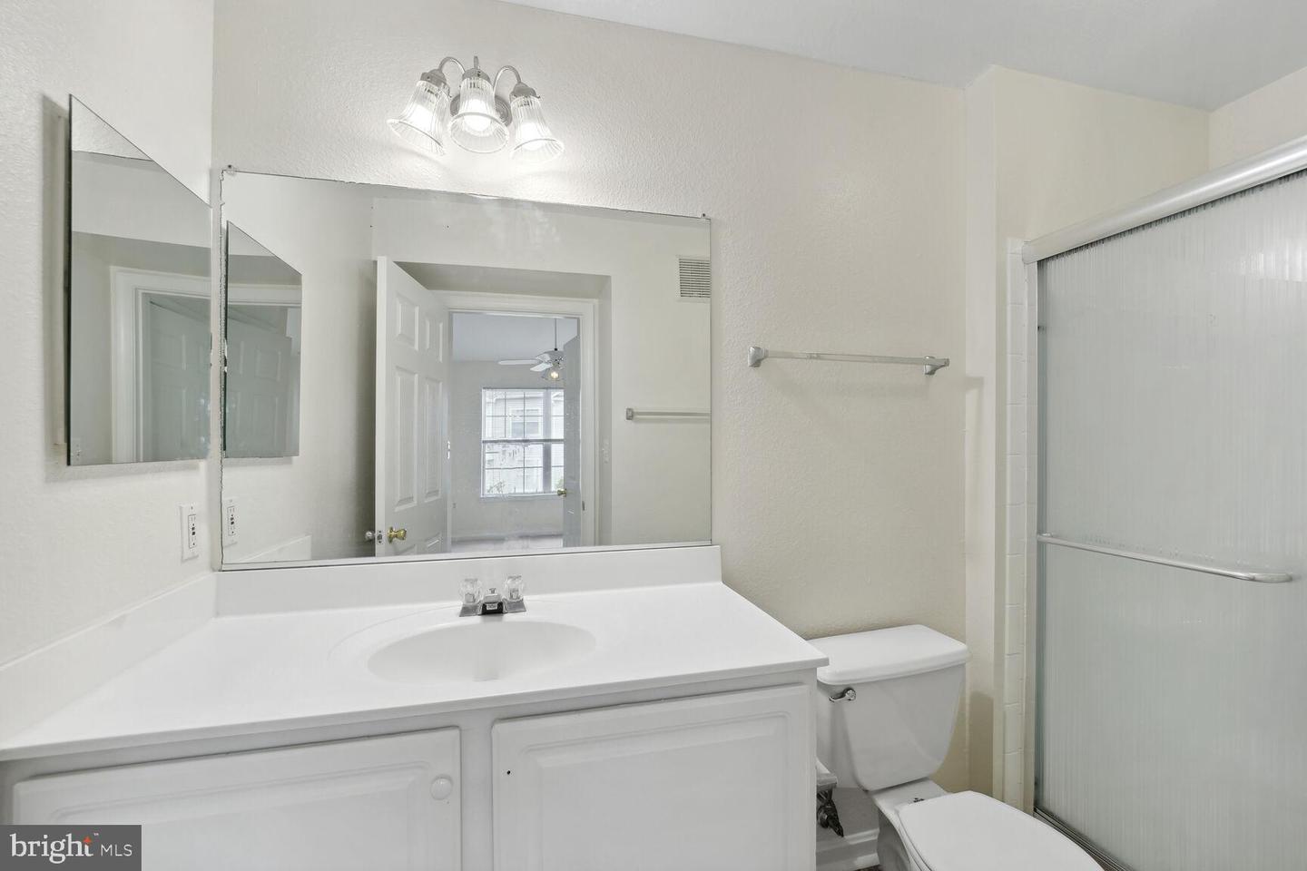 13040 CABIN CREEK RD #13040, HERNDON, Virginia 20171, 2 Bedrooms Bedrooms, 2 Rooms Rooms,2 BathroomsBathrooms,Residential,For sale,13040 CABIN CREEK RD #13040,VAFX2288968 MLS # VAFX2288968