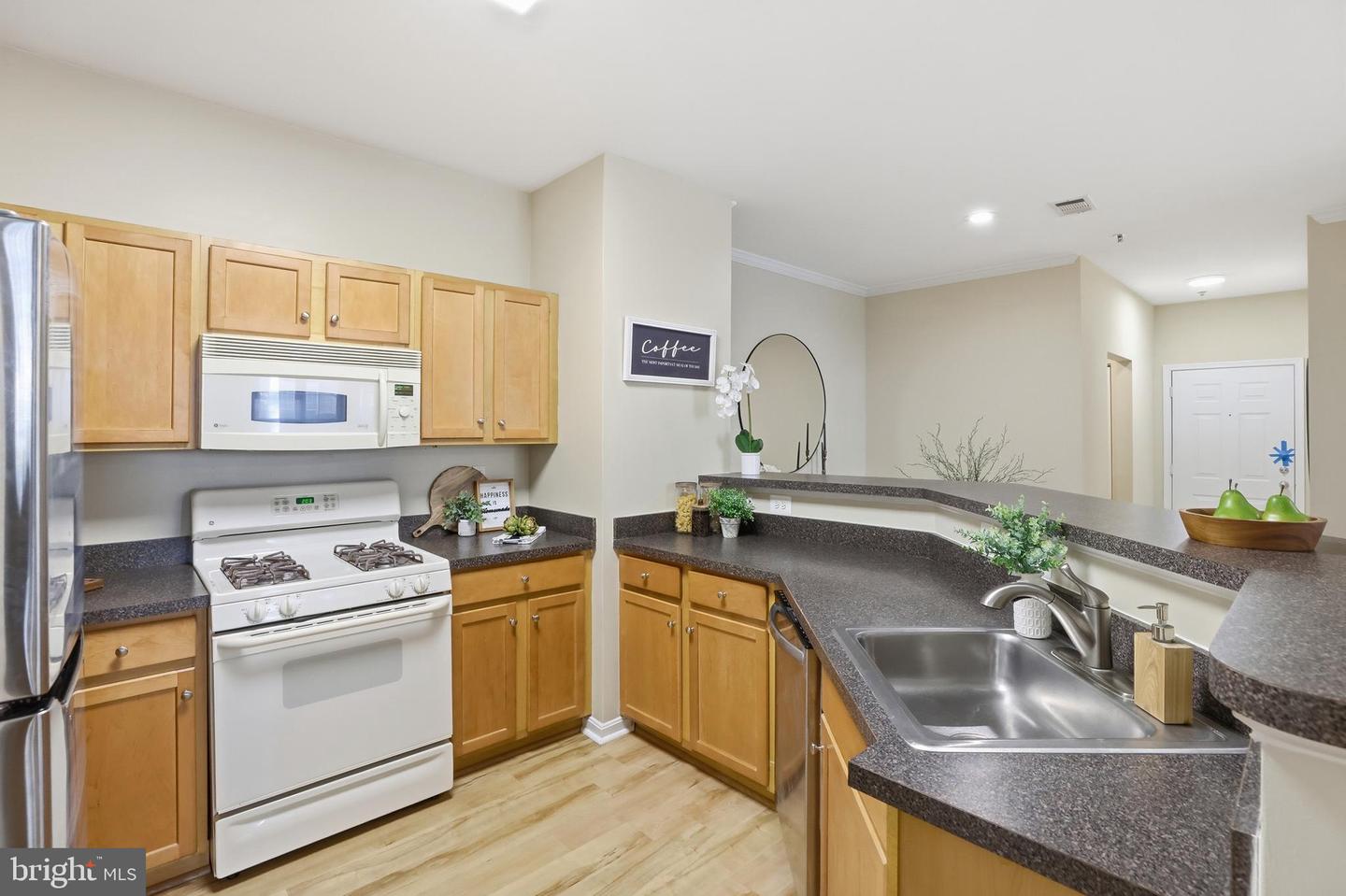 5142-C BRITTNEY ELYSE CIR #C, CENTREVILLE, Virginia 20120, 2 Bedrooms Bedrooms, ,2 BathroomsBathrooms,Residential,For sale,5142-C BRITTNEY ELYSE CIR #C,VAFX2289024 MLS # VAFX2289024