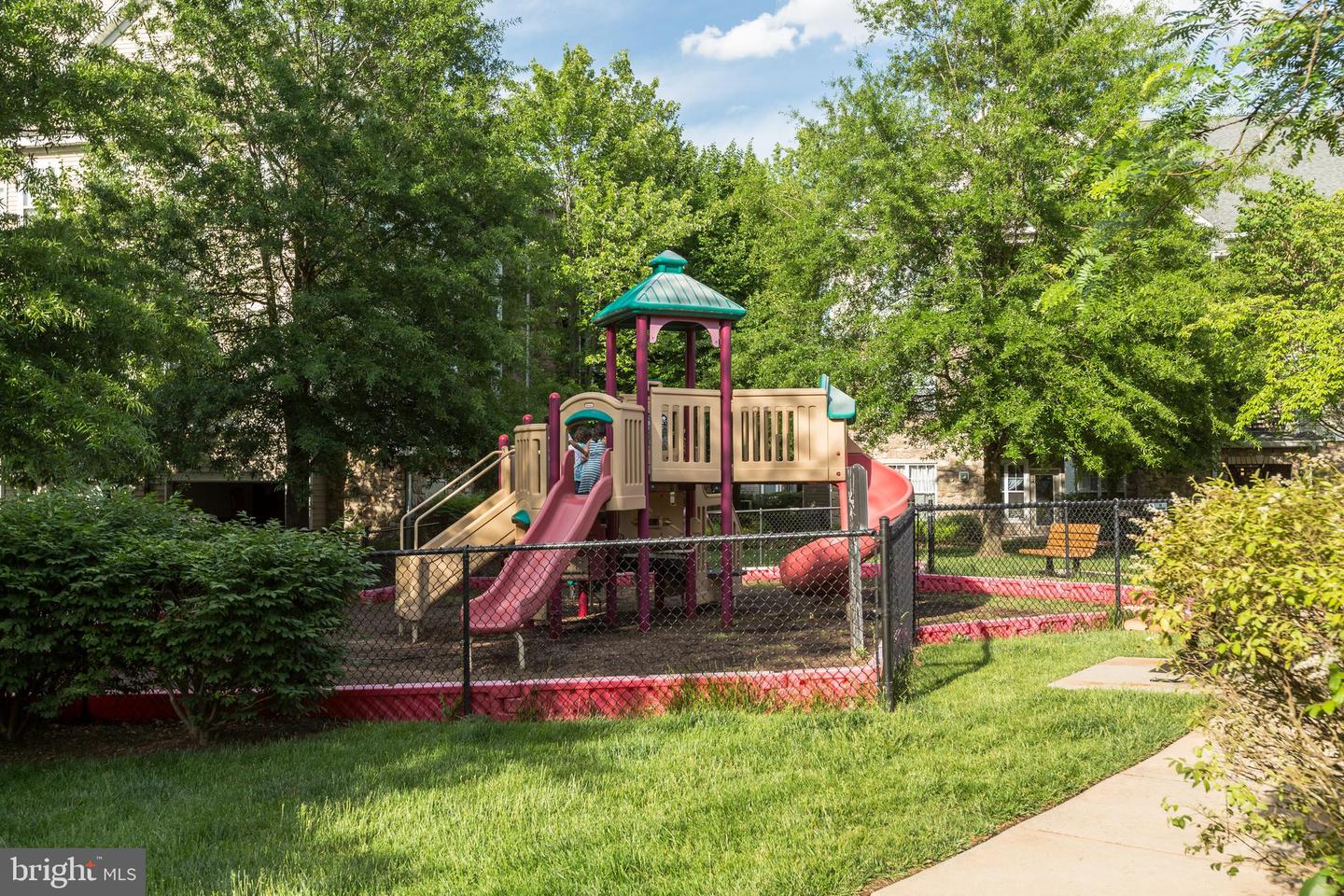 5142-C BRITTNEY ELYSE CIR #C, CENTREVILLE, Virginia 20120, 2 Bedrooms Bedrooms, ,2 BathroomsBathrooms,Residential,For sale,5142-C BRITTNEY ELYSE CIR #C,VAFX2289024 MLS # VAFX2289024